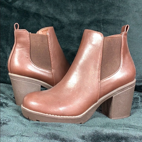 Brown booties - Picture 2 of 2